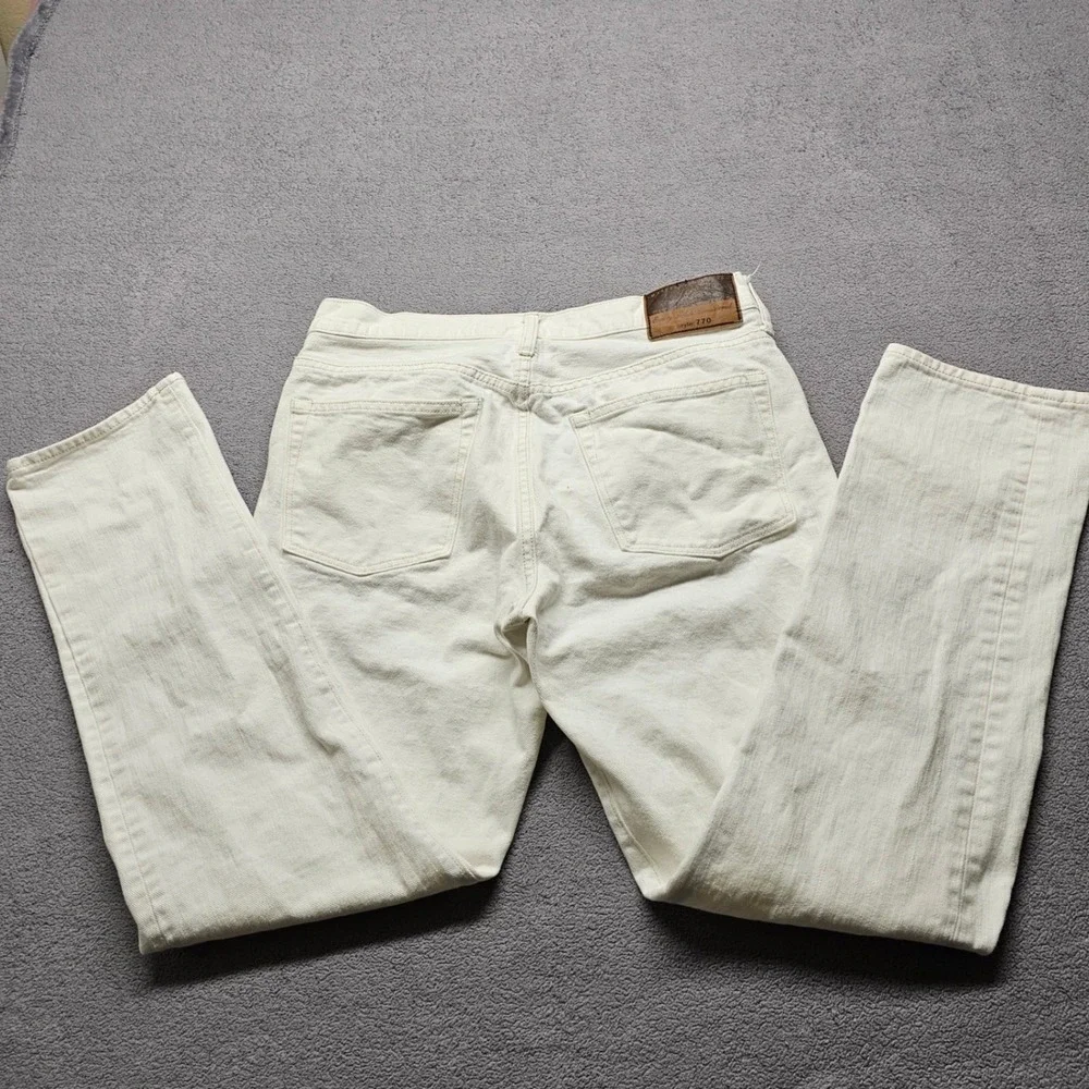 J.Crew 770 Straight Fit Jeans Mens 32x32 Cream Off White Slim Every Stitch Denim